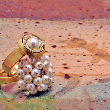 Ringe aus 750er Gelbgold mit Perlen und Brillanten